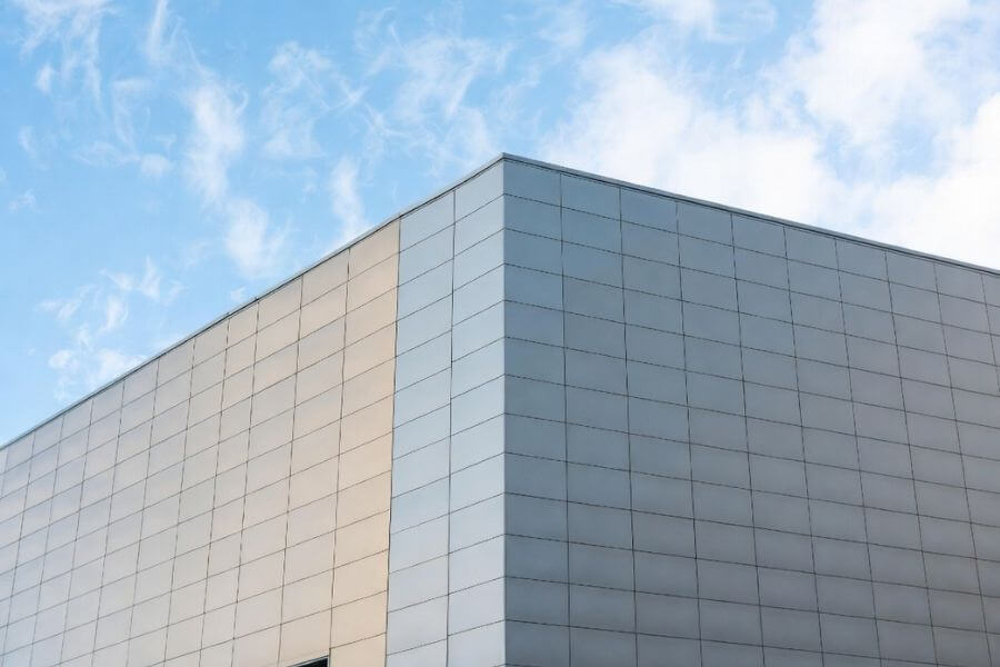 ACP facade color inconsistency caused by anodized panel variation