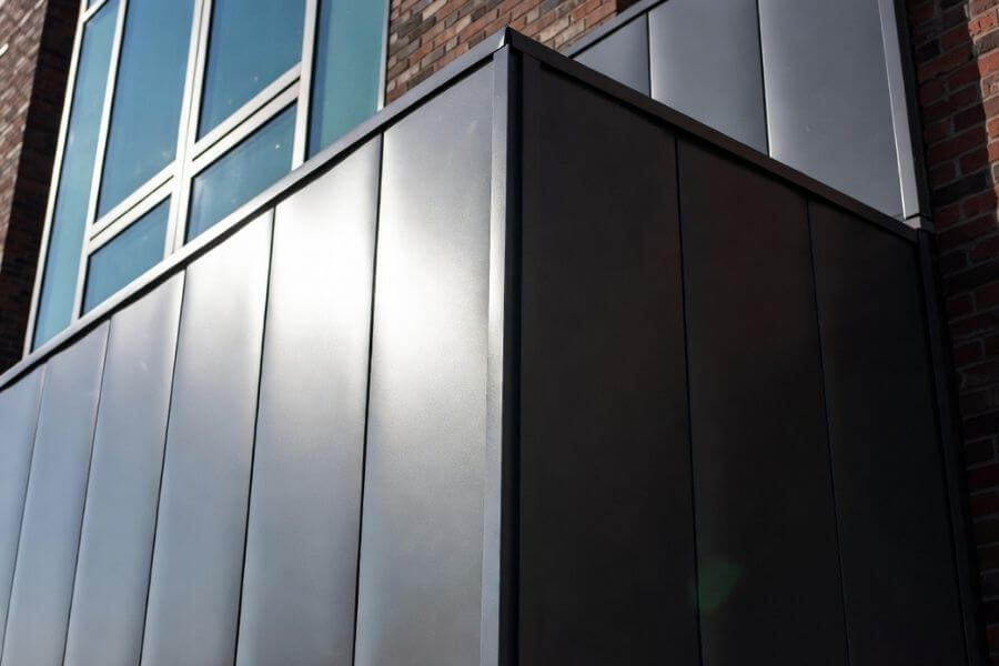 comparison of gloss and matte ACP panels showing impact on aluminum composite panel color perception